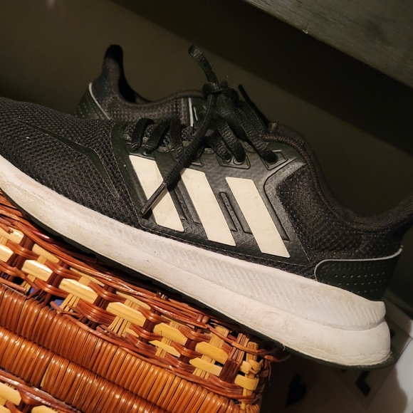 adidas Other - Adidas gym shoes big kid size 4